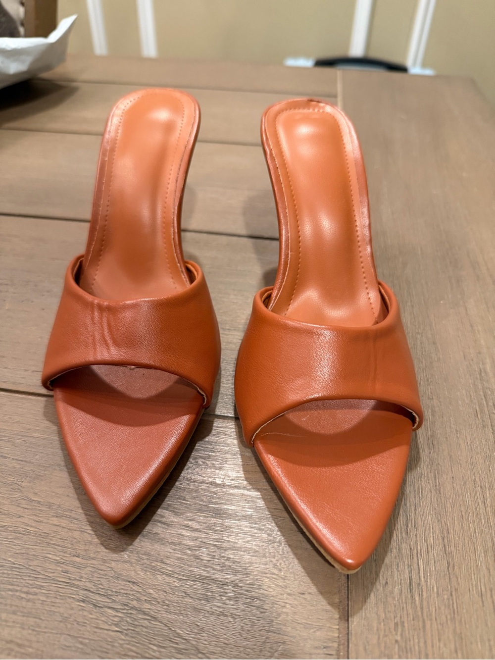 Women’s Pointed Toe Slide Heels in Cognac